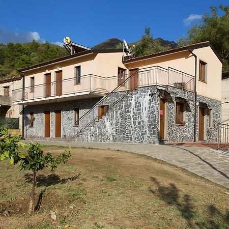 Turismo Rurale Il Sole Villa Sant'Angelo di Brolo Exteriör bild