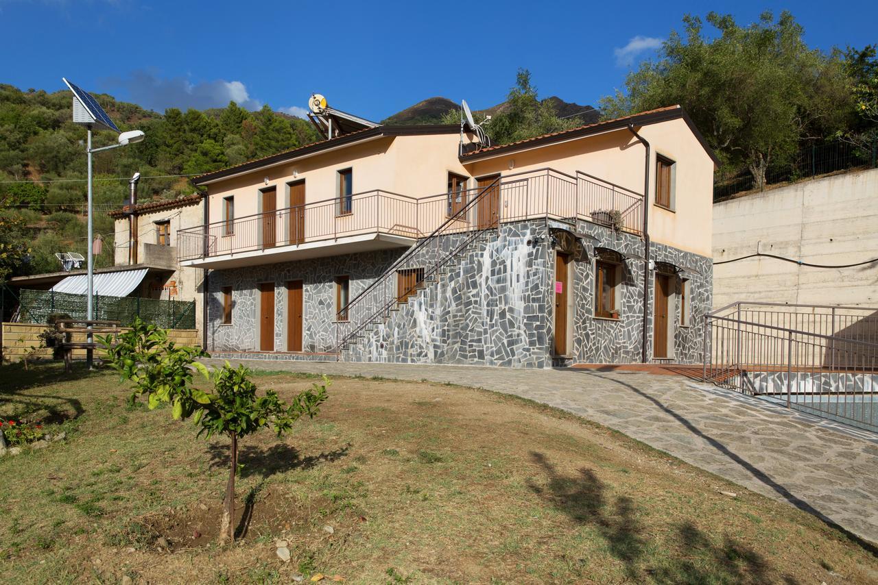 Turismo Rurale Il Sole Villa Sant'Angelo di Brolo Exteriör bild